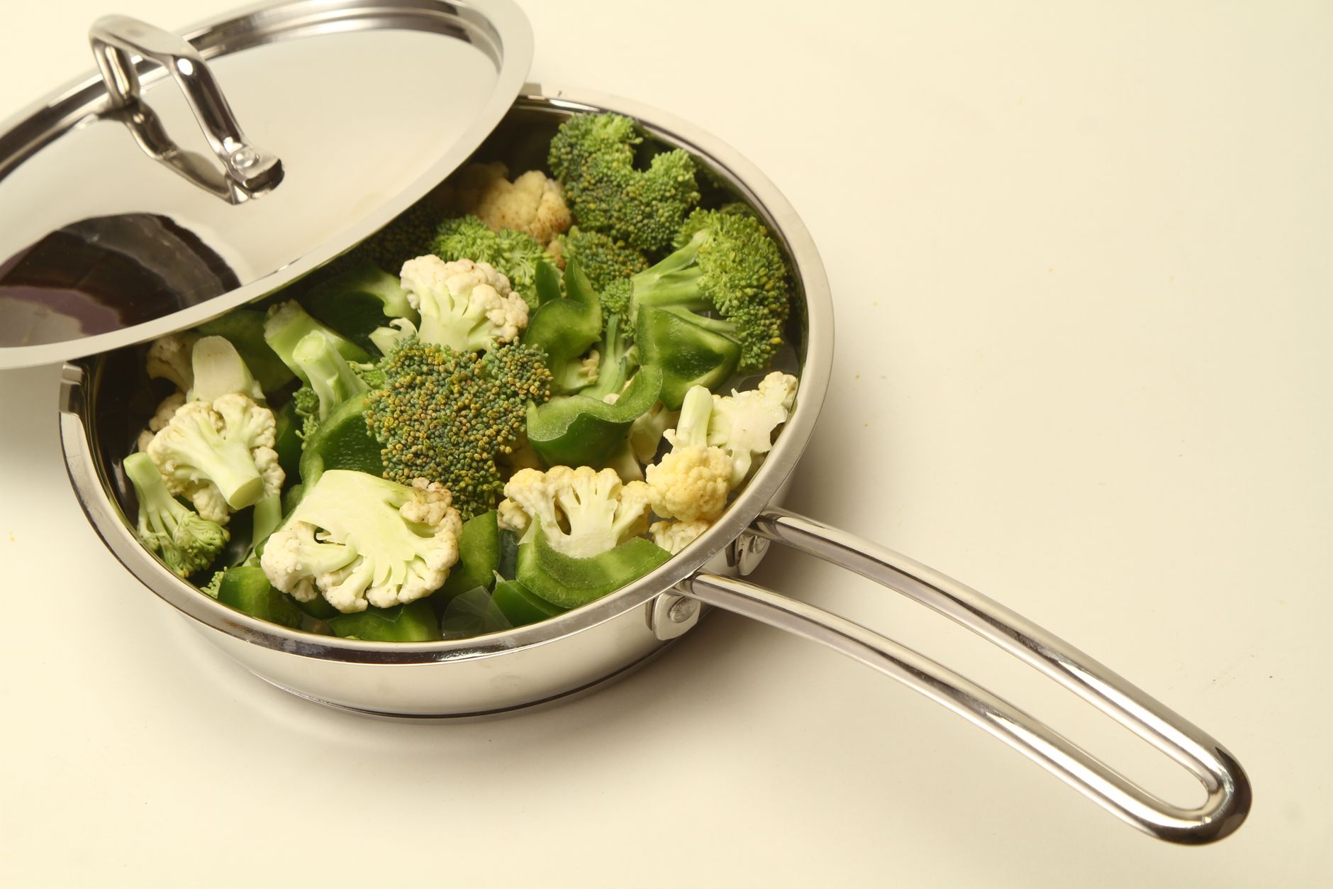 1-Minute Vegetarian and Vegan Recipe for August 2026: Fast Seasonal Ingredients and Easy Swaps - Featured image