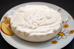 60-Second Cream Cheese Jam Rice Cake Recipe - Featured image