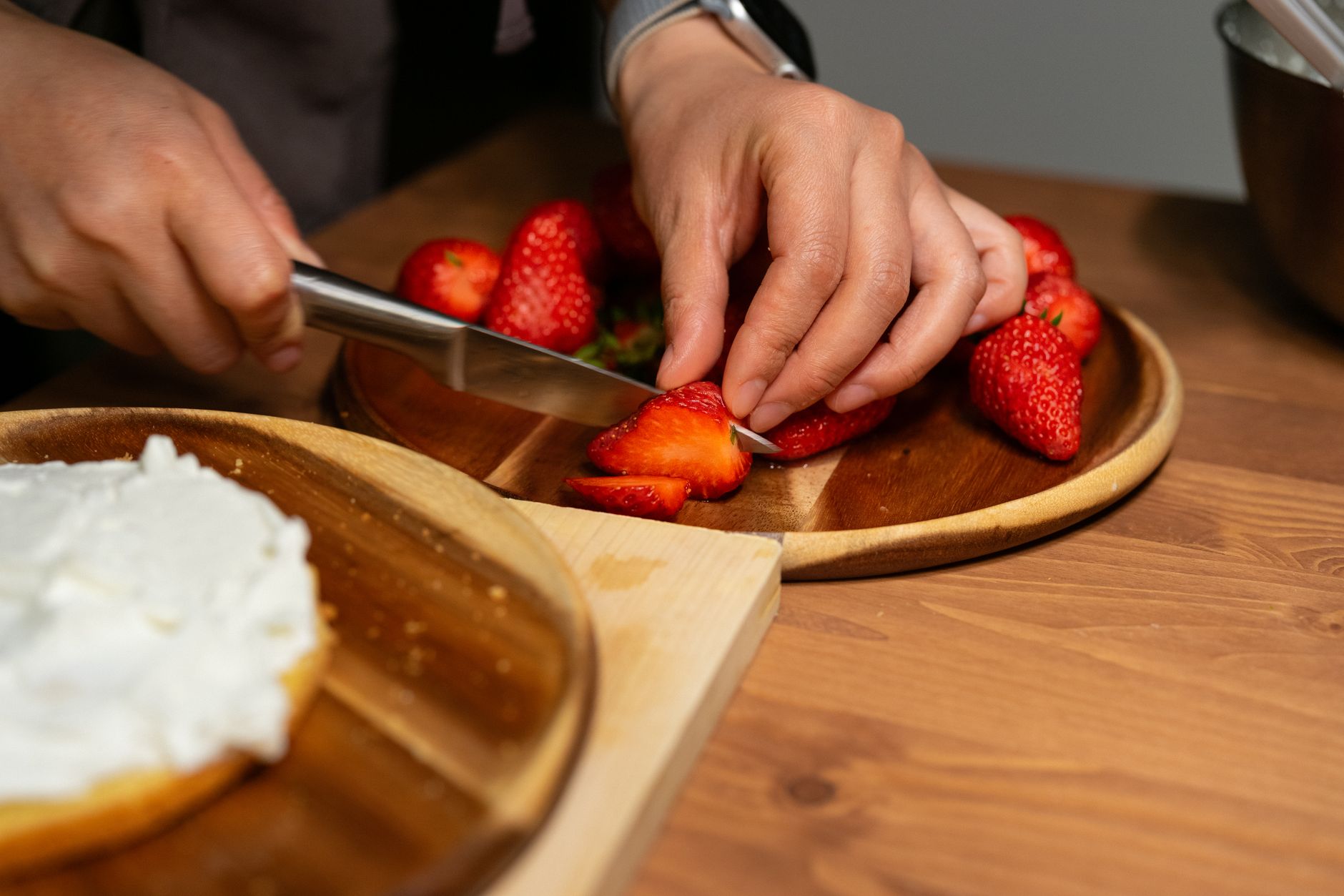 60-Second Strawberry Chocolate Chip Ricotta Bowl Recipe - Featured image