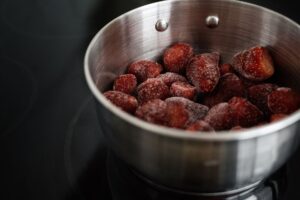 60-Second Strawberry Chocolate Chip Greek Yogurt Bowl Recipe - Featured image