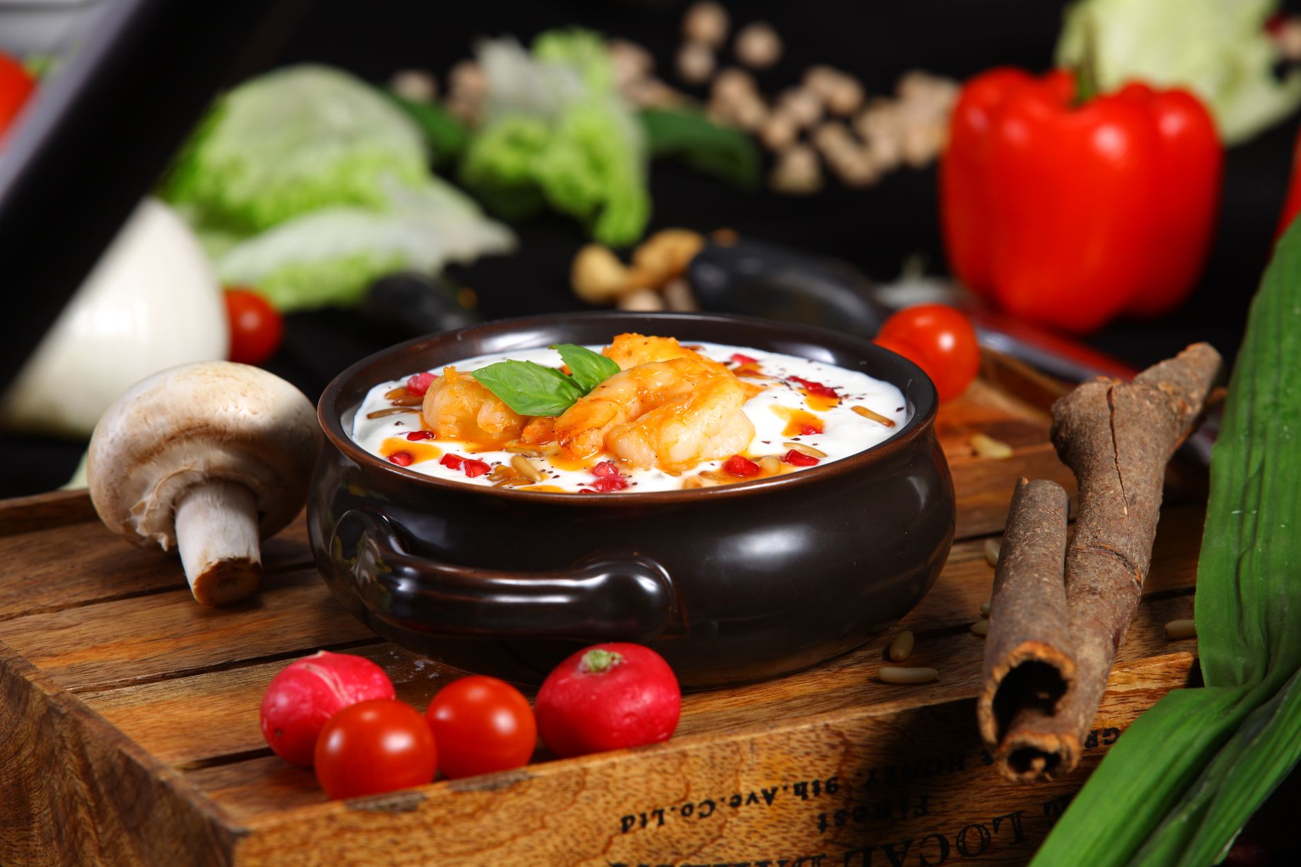 Hilton Dubai Jumeirah Restaurant Review in Dubai: Menu, Prices, Reservations, and Who It Suits - Featured image